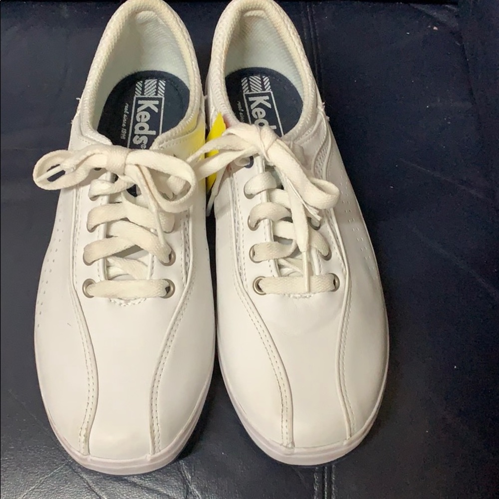 Cute White Leather Keds